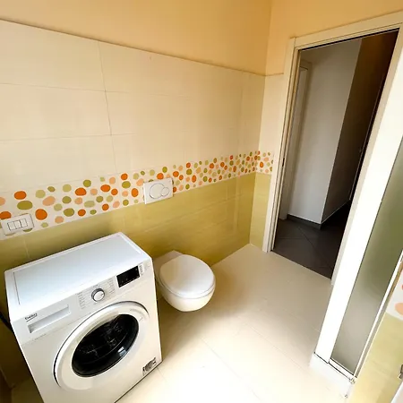 Modernita E Comfort 150mq Penthouse 3 Bedr アパート ベルガモ